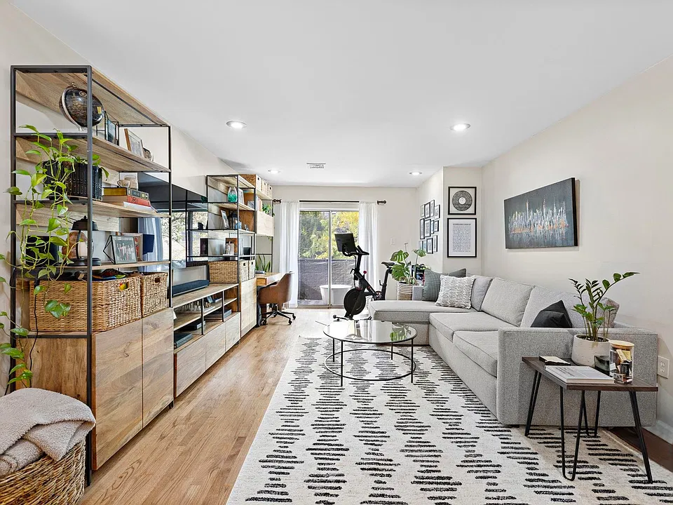 214 Willow Ave #2A