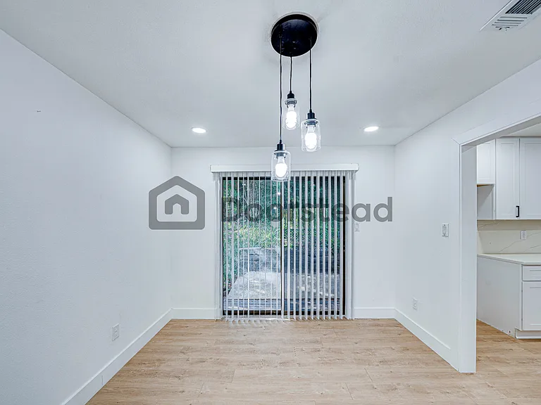 5204 Blue Valley Ct — Photo 3
