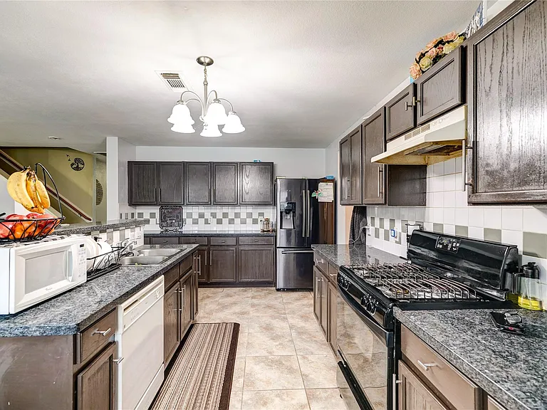 21030 Kenna Cove Ln — Photo 17