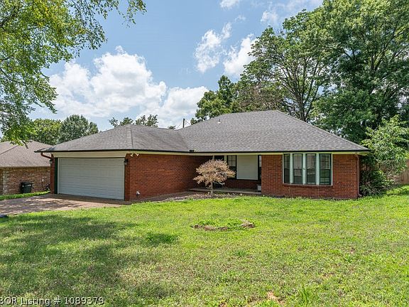 5th image of 1421 Briarwood Dr