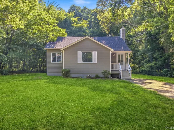 114 Wilson Avenue, Medford, NY 11763