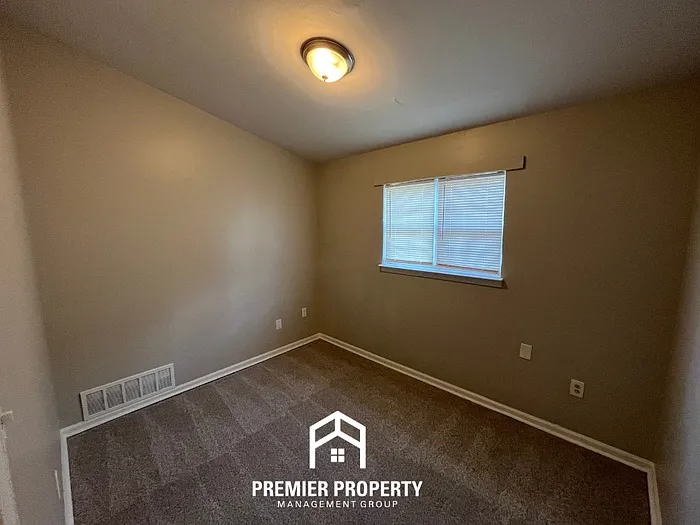 4876 Hillbrook Rd — Photo 9