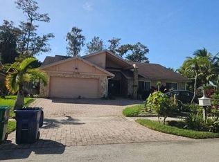 7198 NW 49th St, Lauderhill, FL 33319
