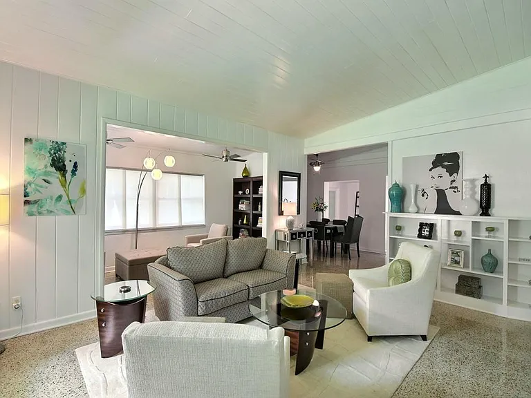 641 Bougainvillea Ln — Photo 4