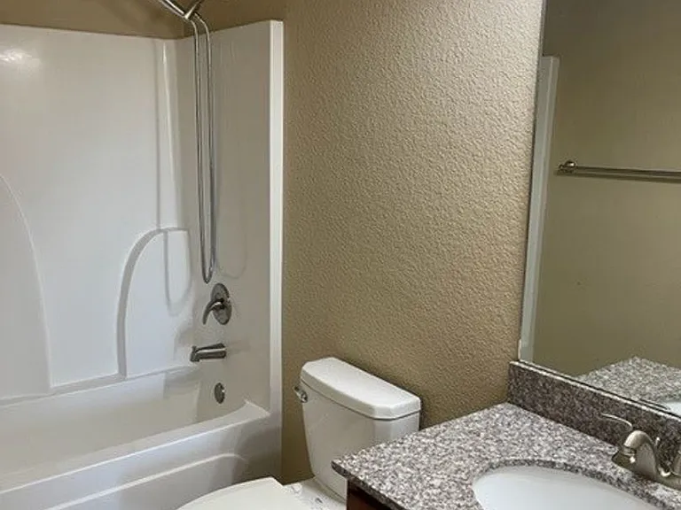 124 Brickyard Ct — Photo 14