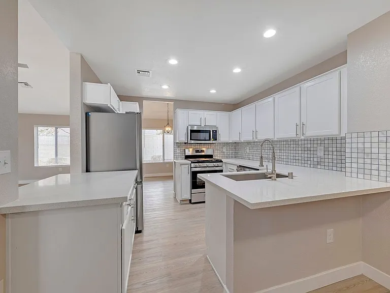 8705 Prairie Hill Dr — Photo 11