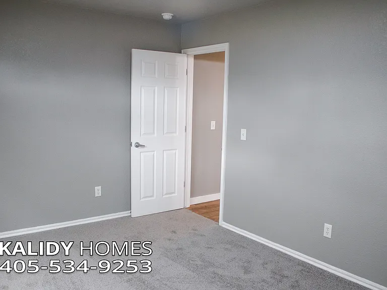 10601 NW 20th St — Photo 8