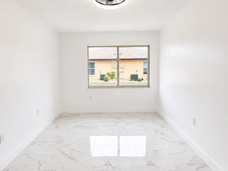 21150 Gertrude Ave #H5 — Photo 4