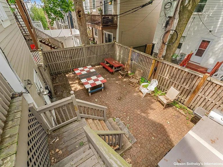 304 W 3rd St — Photo 26