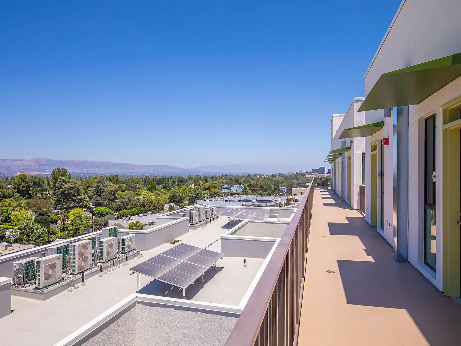 Woodlake Apartments — Photo 3