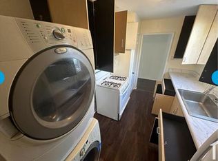 2621 Seminary Ave, Oakland, CA 94605