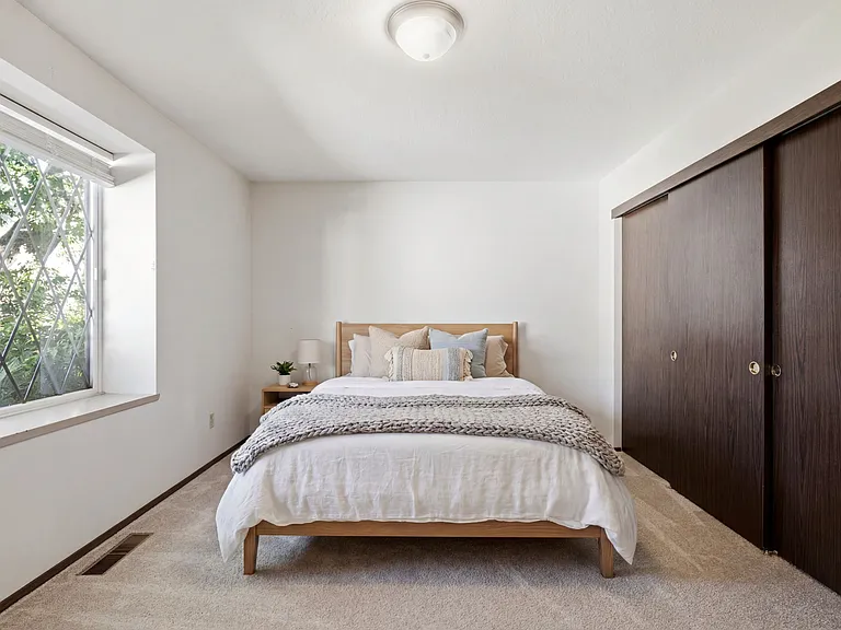 336 SE 50th Ave #1 — Photo 13