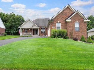 760 Phillips Dr, Oxford, MI 48371