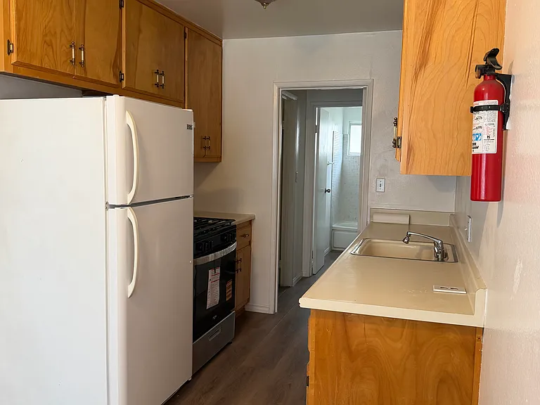 4515 Cypress Ave #B — Photo 30