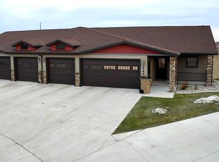 3740 White Pine Cir SE, Minot, ND 58701