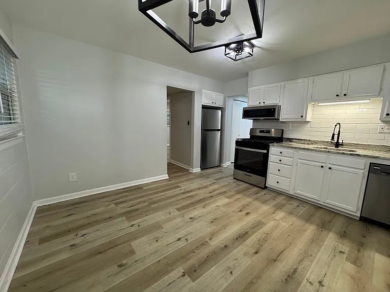 2205 Hathaway Dr — Photo 5