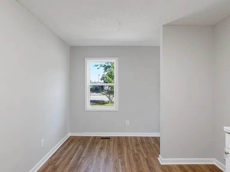 102 Burdock Cir — Photo 15