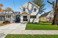 Floral St-S0611-001.jpg