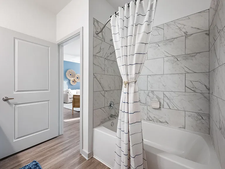 Novo Gateway Apartments and Townhomes — Photo 41
