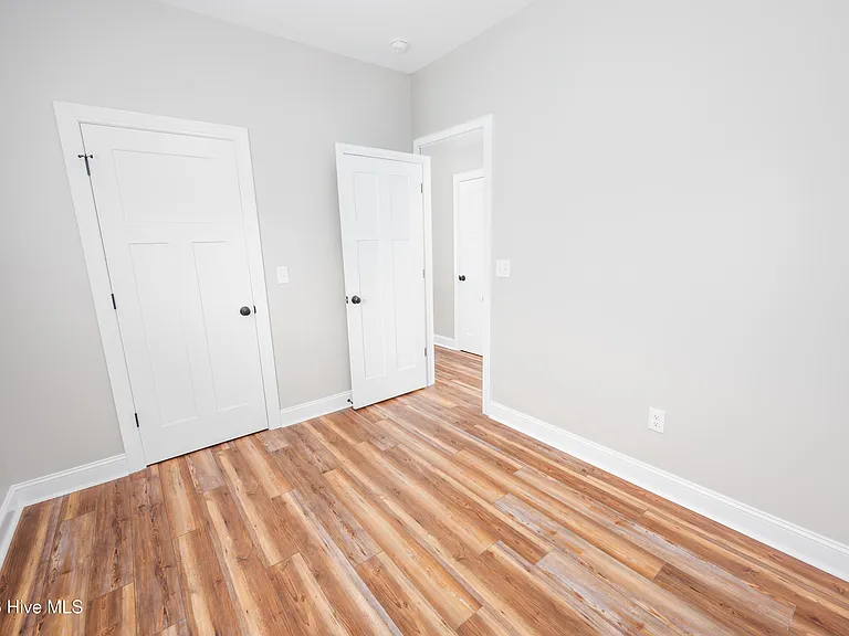 132 Macdonald Blvd — Photo 18