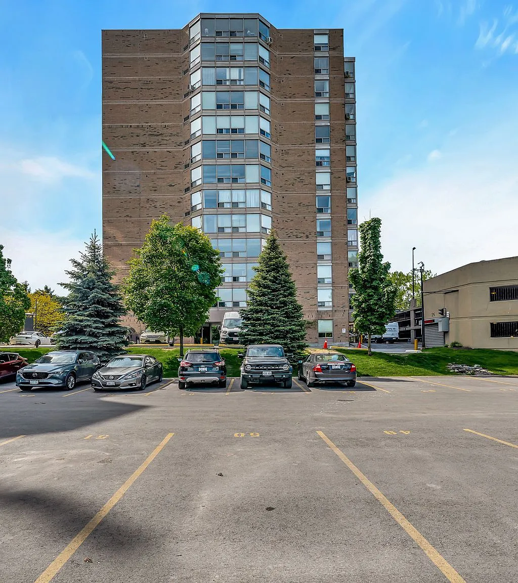 McNaab Towers — Photo 2