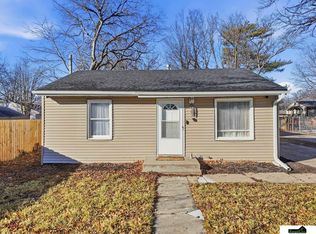 2721 N 38th St, Lincoln, NE 68504