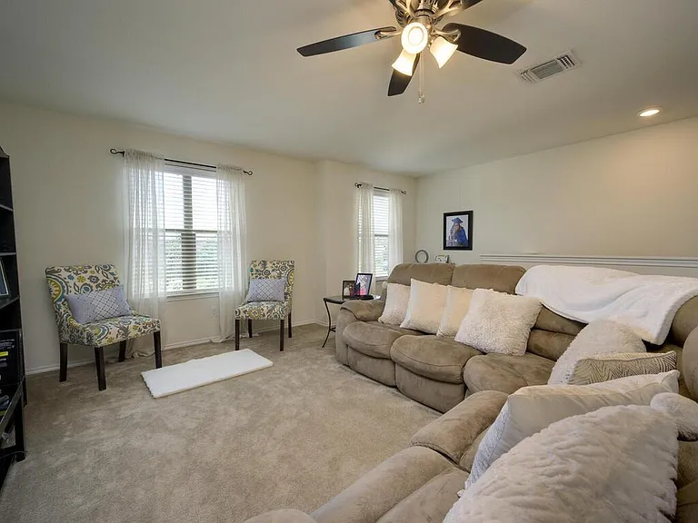 1304 Decatur Ct — Photo 23