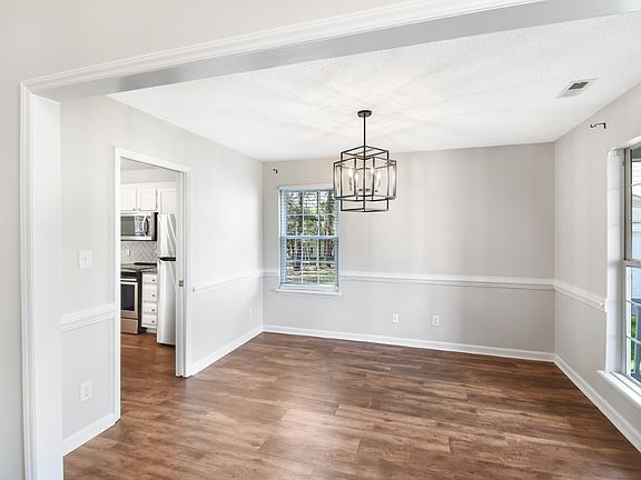 5th image of 101 Bracken Trail Cir