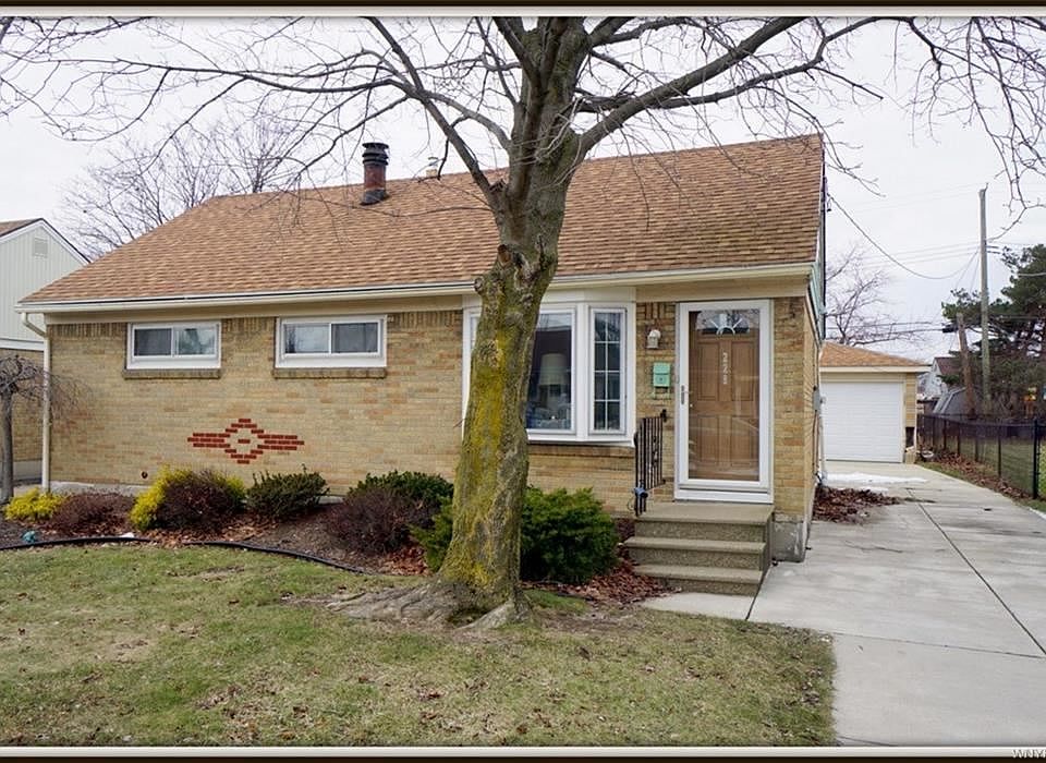 1st image of 228 Nokomis Pkwy