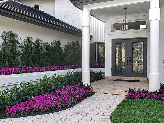 5th image of 920 Jasmine Drive