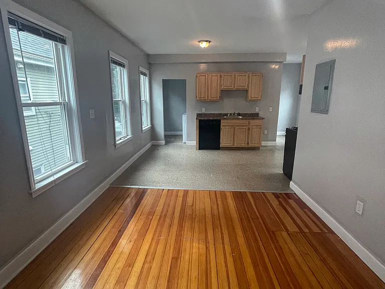 16-18 Brackett St #2 — Photo 3