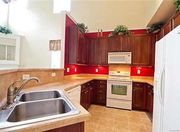 4th image of 11285 Lions Mane St