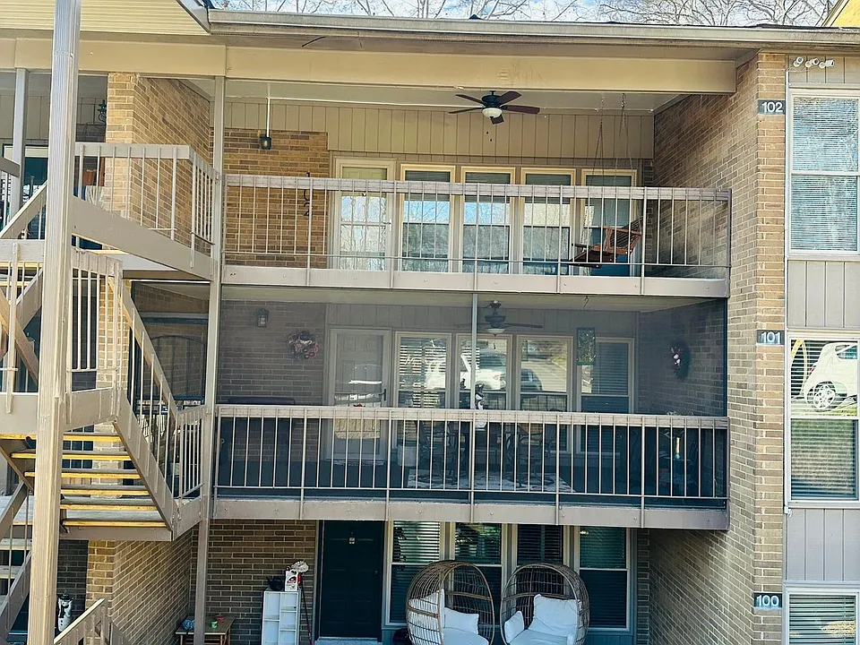 477 Canberra Dr