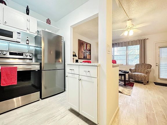 5th image of 215 Durham #215