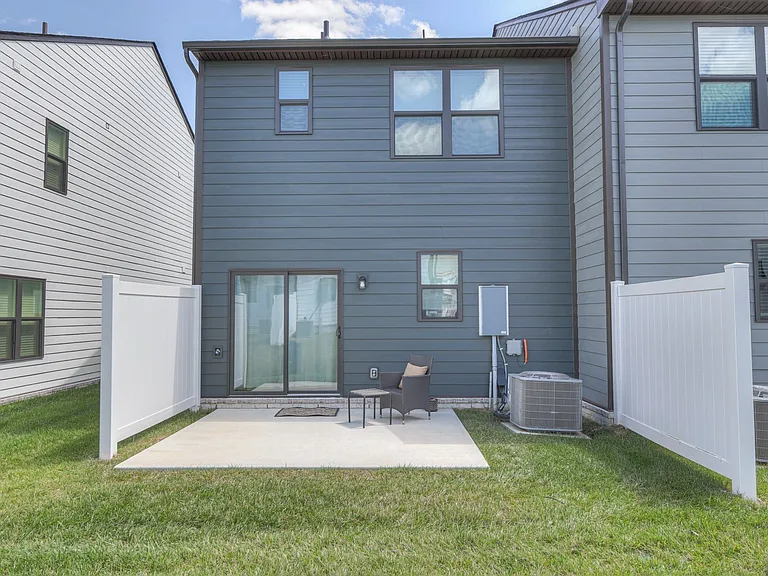 2013 Walnut Ln — Photo 37