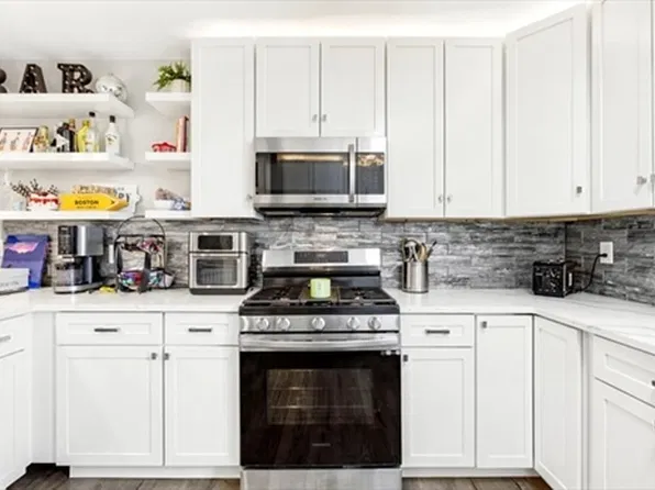140-142 Meridian St #4, Boston, MA 02128