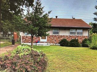 308 Crawford Rd, Saint Louis, MO 63137