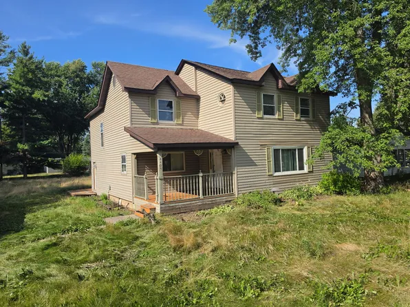 8404 Dorr Rd, Wonder Lake, IL 60097