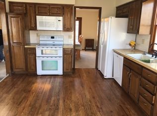 602 NE Burning Tree St, Lees Summit, MO 64064