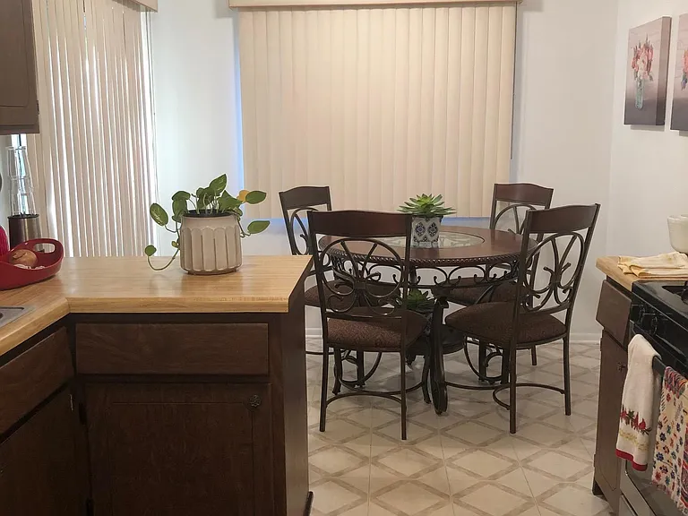 214 Scarsdale Ct #D1 — Photo 3