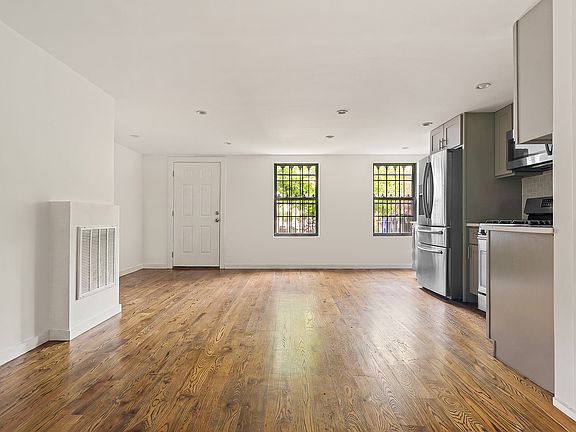 2nd image of 410 Decatur St #1