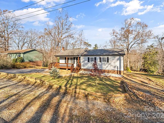 3rd image of 798 Skie Cir SE