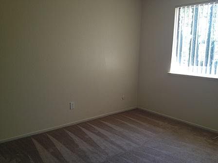5th image of 3947 Queenston Ct APT 3