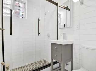 26-43 18th St #2R, Astoria, NY 11102