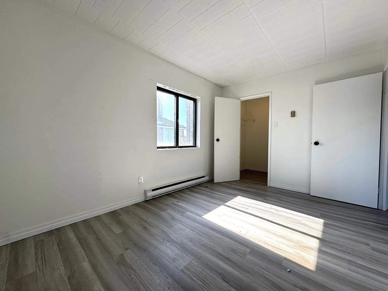 204 Michigan Ave Point Edward — Photo 4