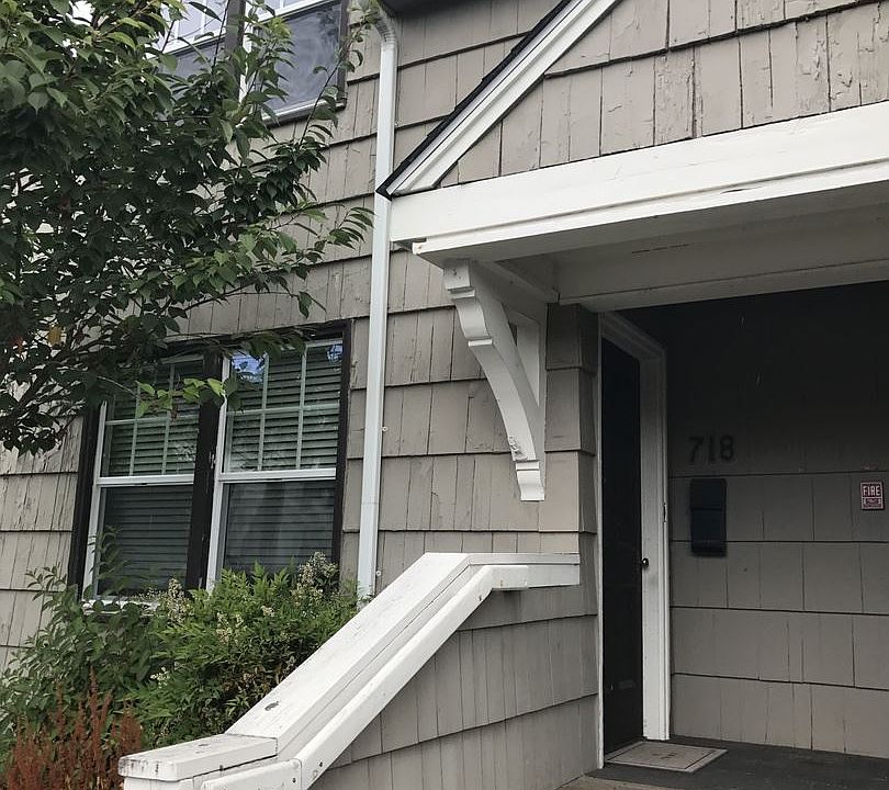 1st image of 718 Franklin St SE