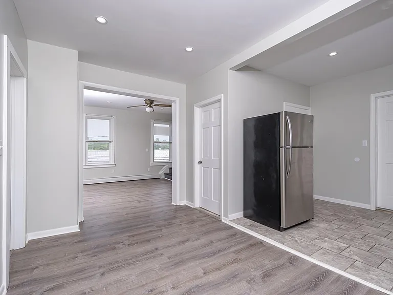 338 Saratoga St #2 — Photo 6