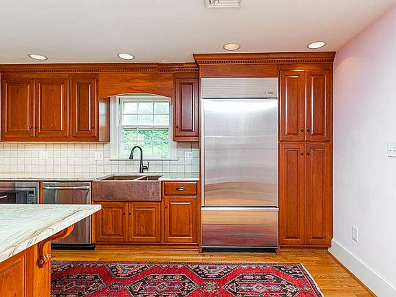 5th image of 168 Sunset Ln