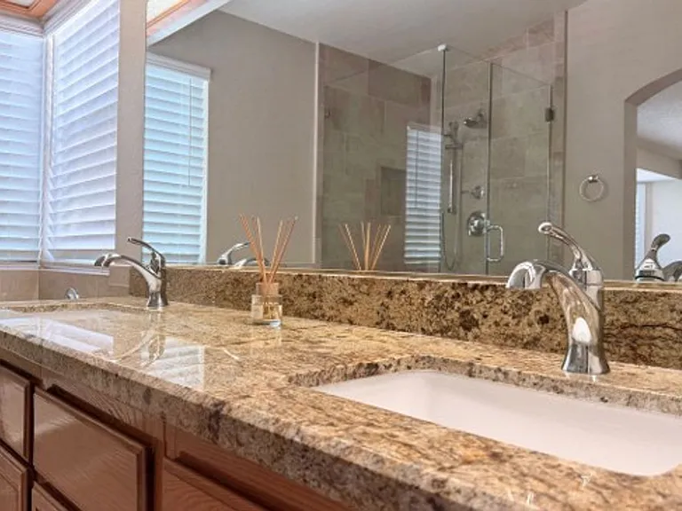 3317 Royal Glen Ct — Photo 17