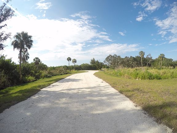2nd image of 1610 Bayshore Dr